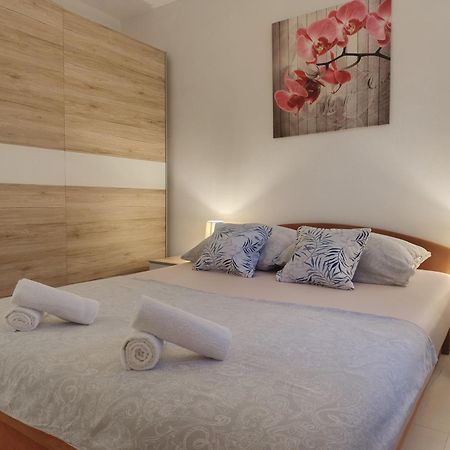 סנג' Apartment Rita מראה חיצוני תמונה